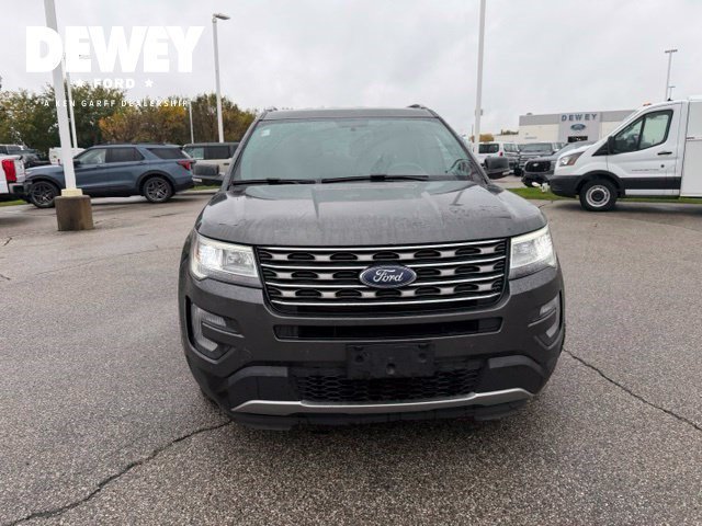 Used 2017 Magnetic Ford XLT image 3