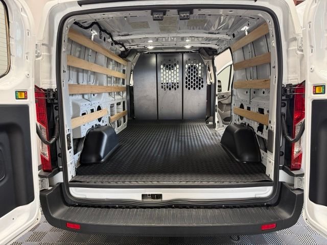 Used 2025 Oxford White Ford Base image 24