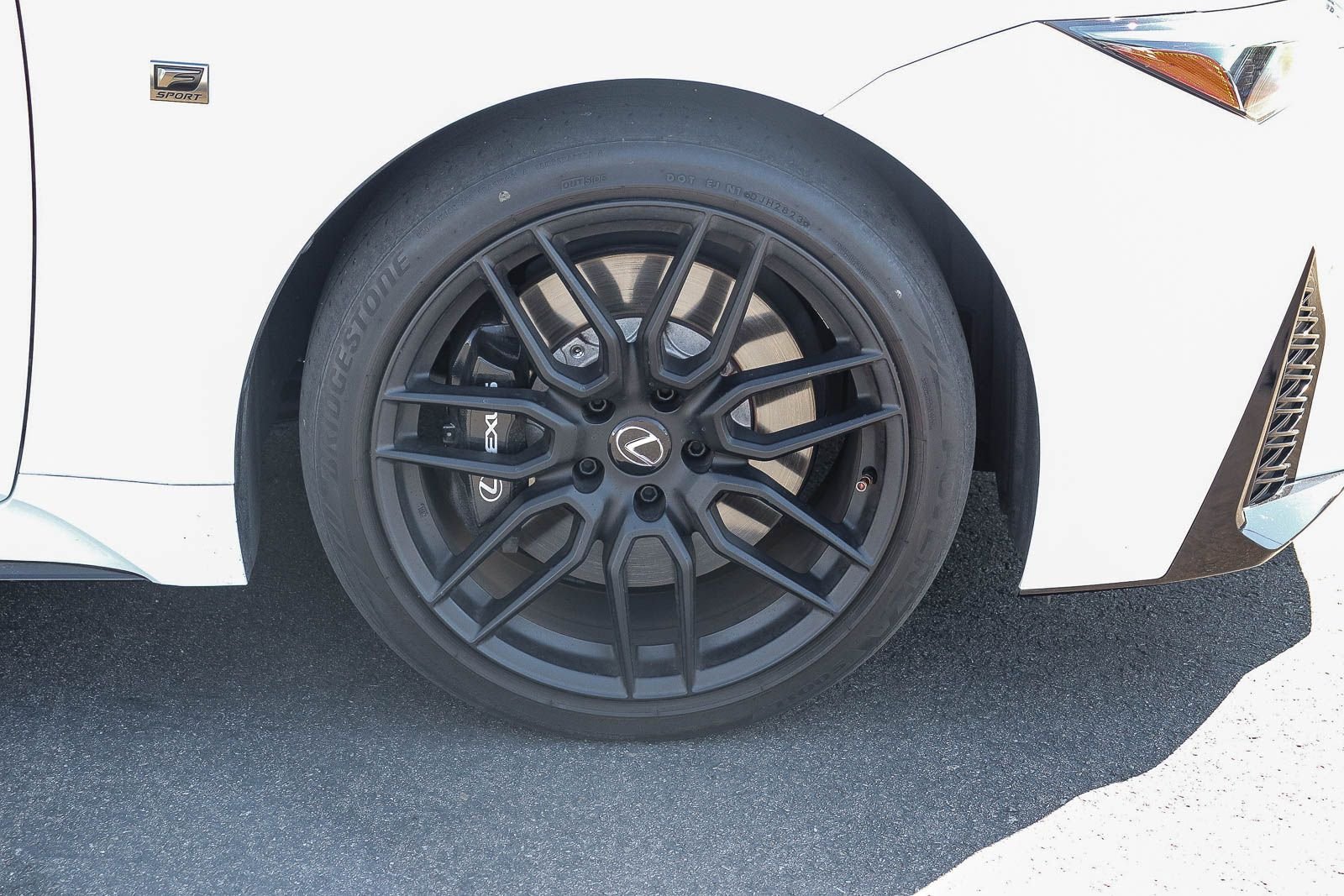 Used 2023 White Lexus 500 F SPORT Performance Premium image 10