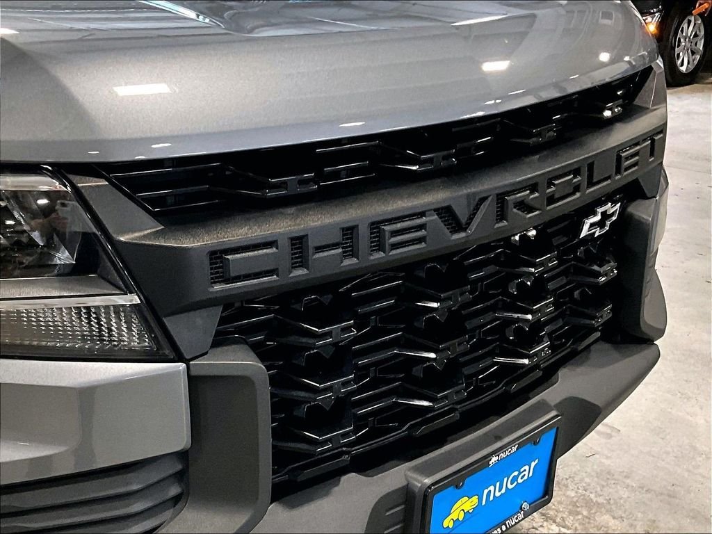 Used 2021 Gray Chevrolet ZR2 image 33
