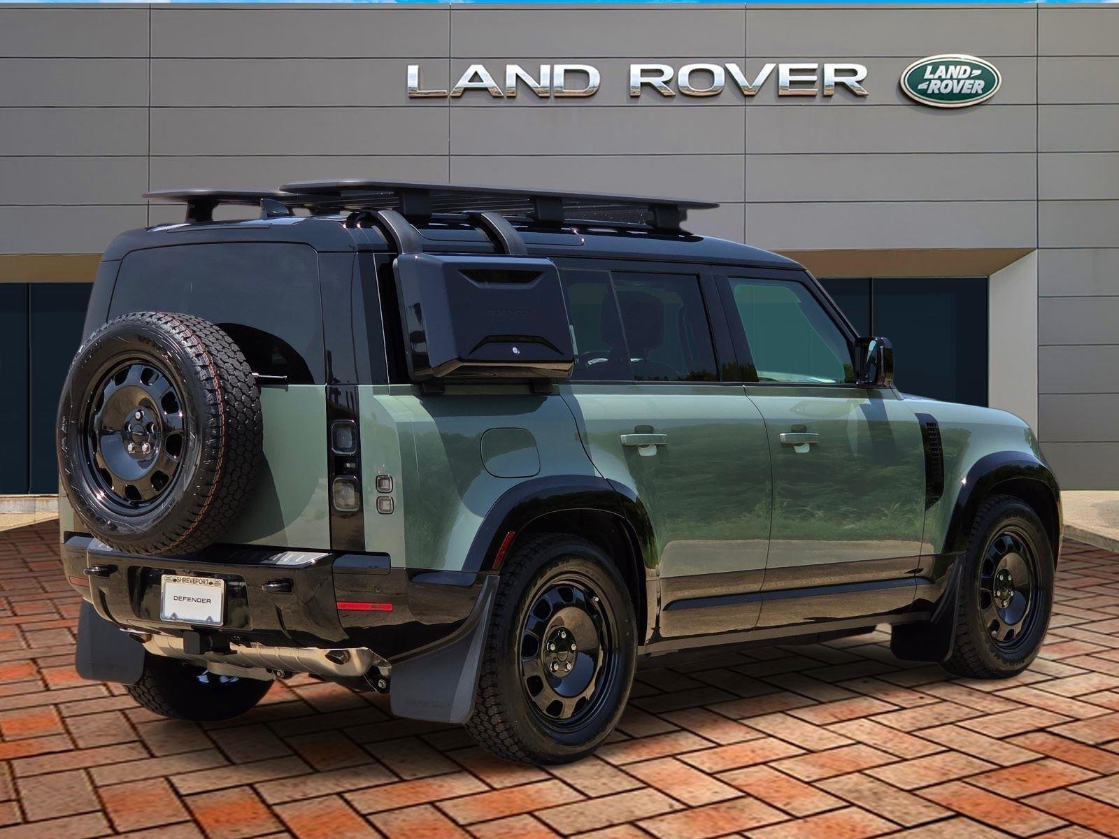 New 2026 Keswick Green LAND ROVER  image 6