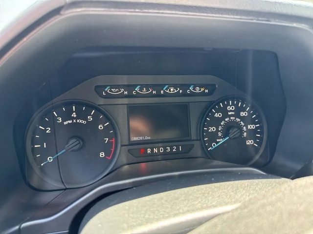 Used 2015 Magnetic Metallic Ford XL image 9