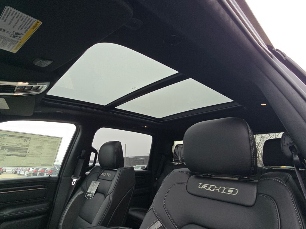 New 2026 Diamond Black Crystal Pearl-Coat Exterior Paint RAM RHO image 3