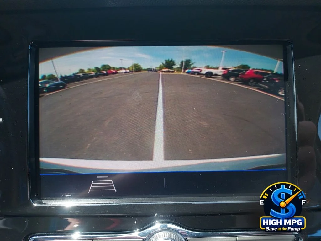 Used 2022 White Buick Preferred image 9
