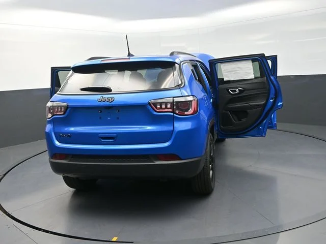 New 2026 Hydro Blue Pearlcoat Jeep Latitude image 34