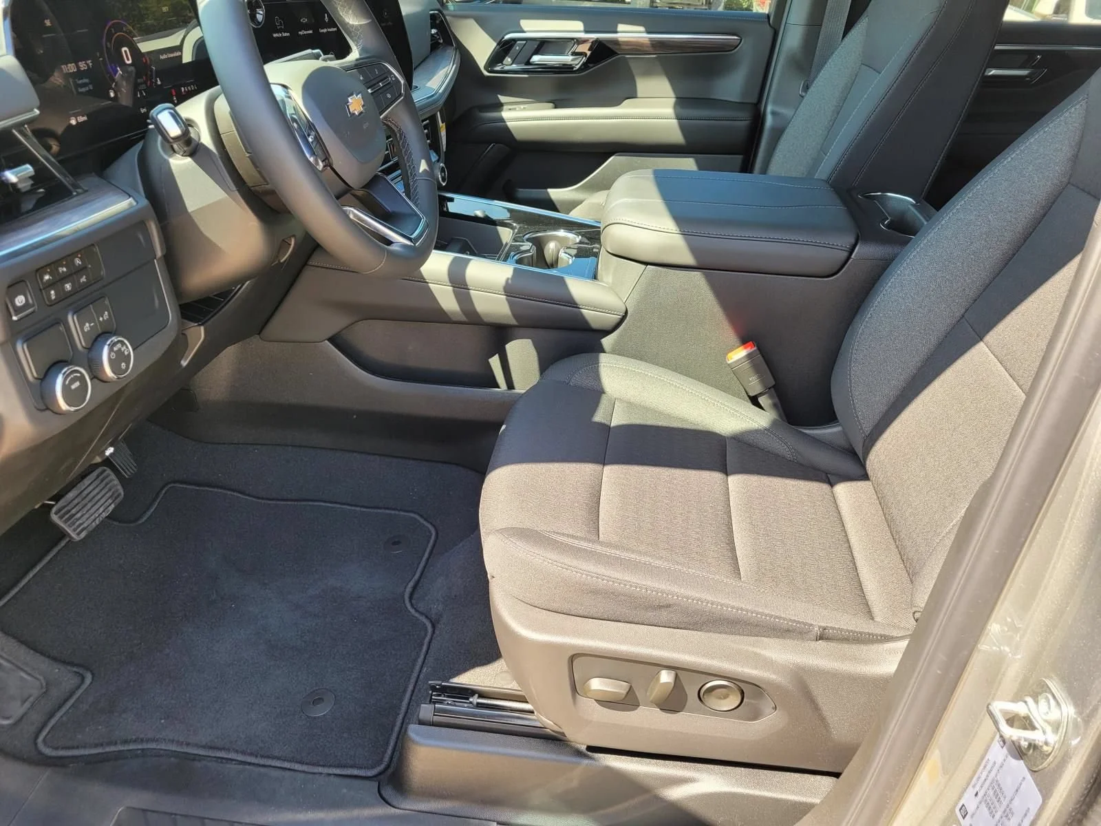 2026 Chevrolet Tahoe LS - Photo 15