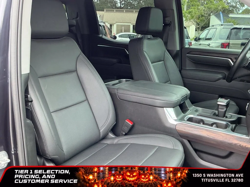 Certified Used 2025 Titanium Rush Metallic GMC SLT image 17