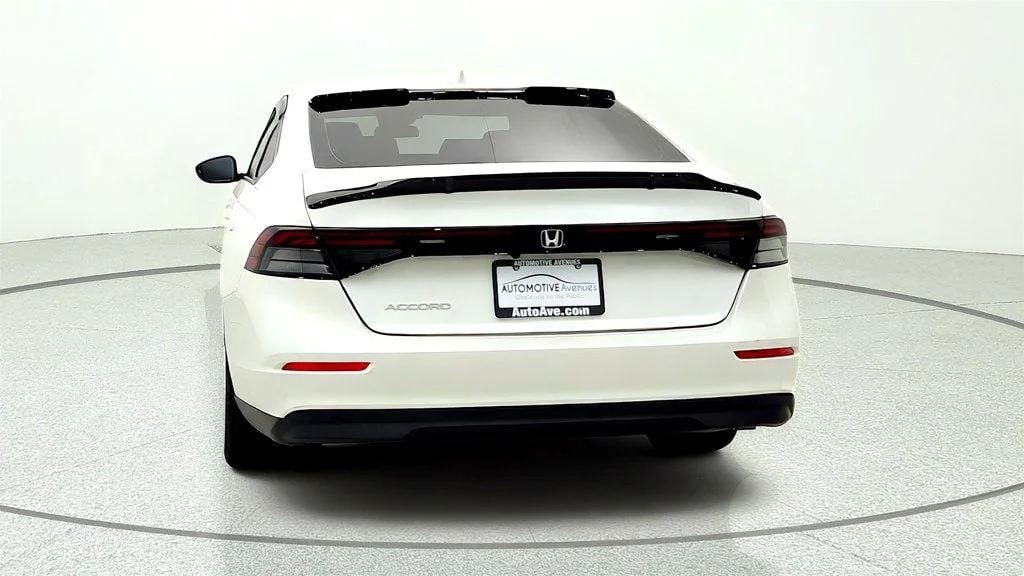Used 2024 Platinum White Pearl Honda EX CVT image 6