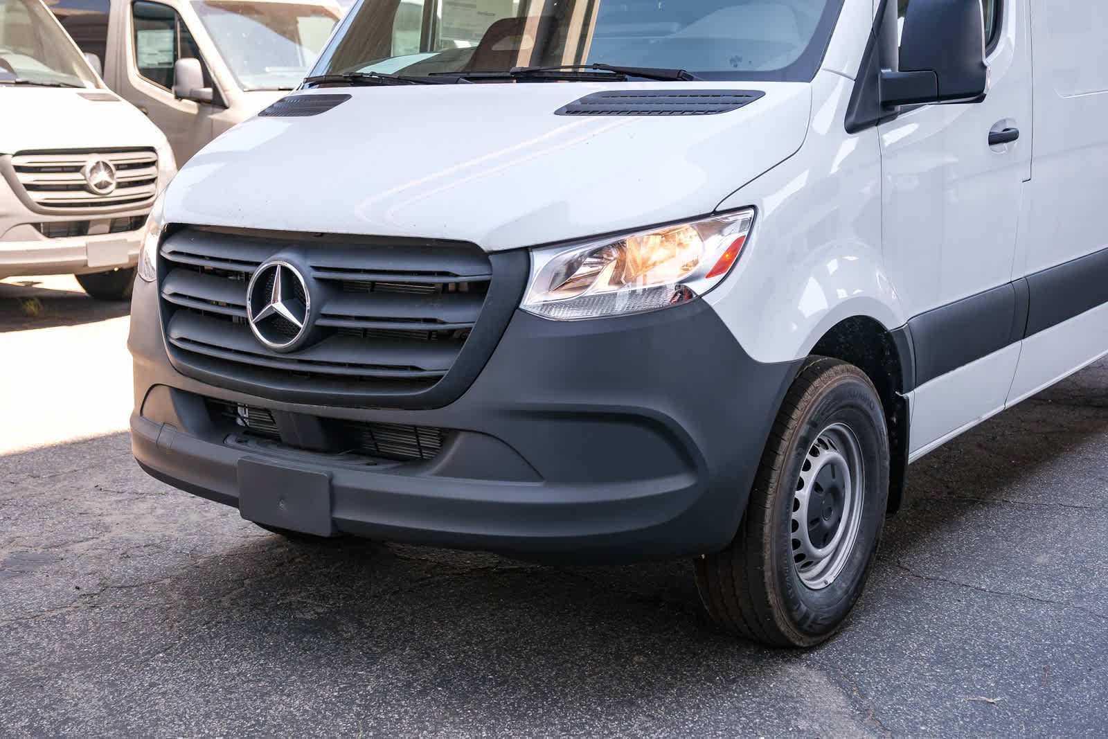 New 2026 Arctic White Mercedes-Benz Cargo 170ExtWB High Roof RWD 2.0L I4 Diesel Turbo image 16