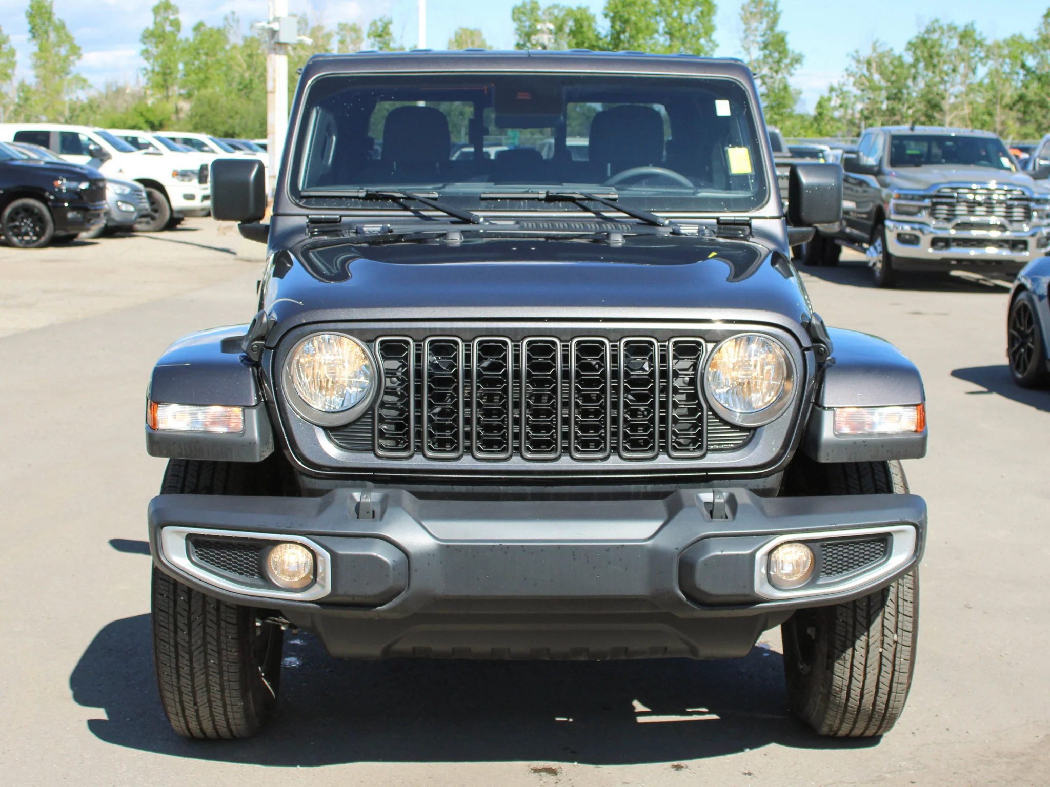 Certified Used 2024 Grey Jeep Sport S * V6 | Heated Seats | Adaptive Cruise | Apple CarPlay | Backup Camera image 10
