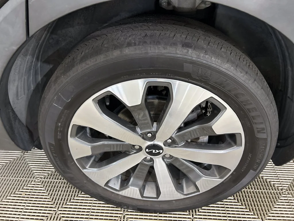 Used 2022 Black Kia SX image 9