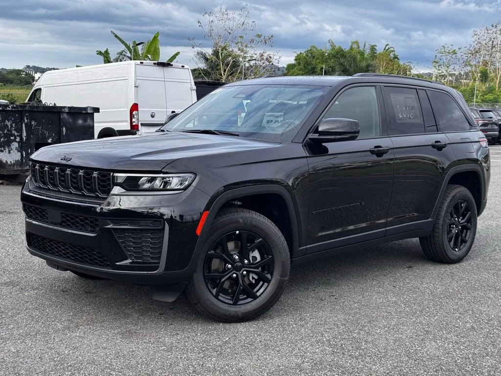 2026 Jeep Grand Cherokee Laredo Altitude's photo