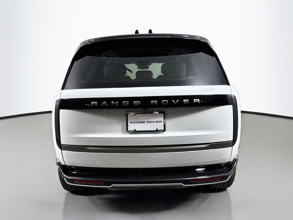 New 2027 Fuji White Land Rover SE image 6