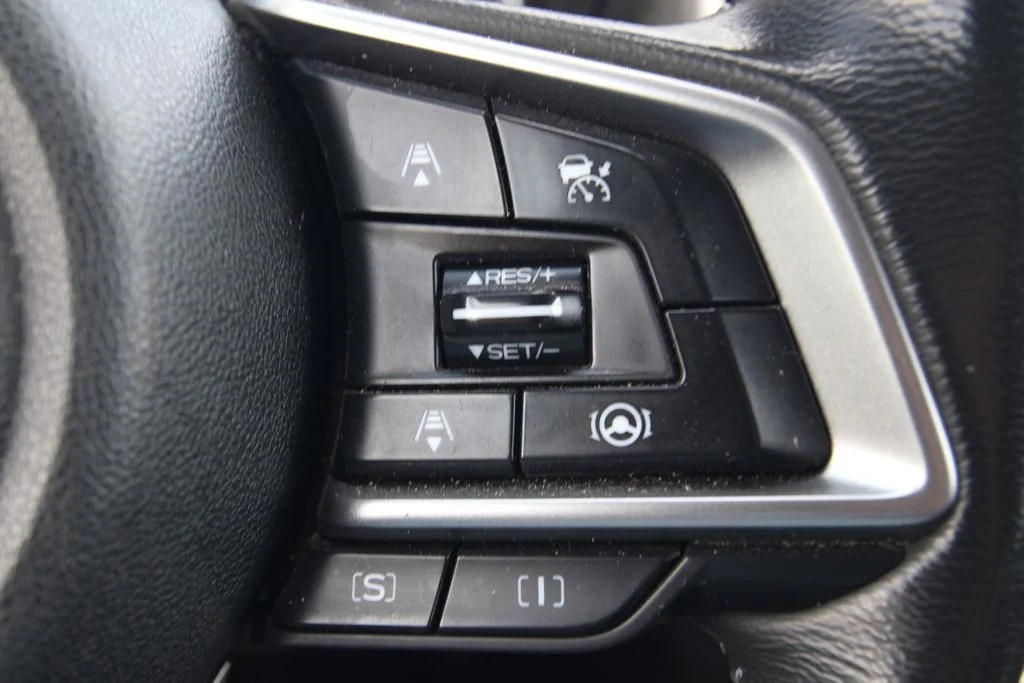 Used 2021  Subaru Premium image 20