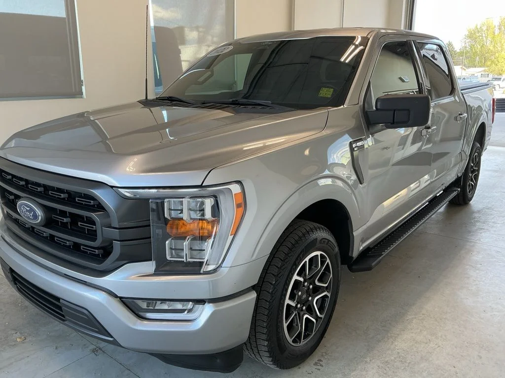 Used 2022 Silver Ford XLT image 3