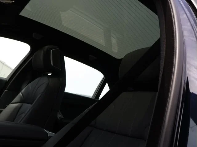 New 2026 Carbon Black Metallic BMW 760i xDrive image 35