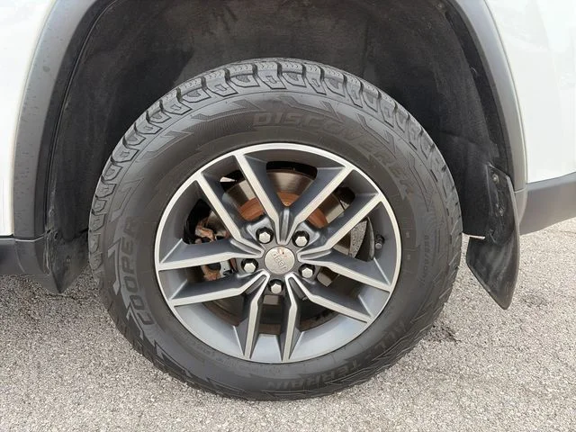 Used 2018 White Jeep Limited image 39