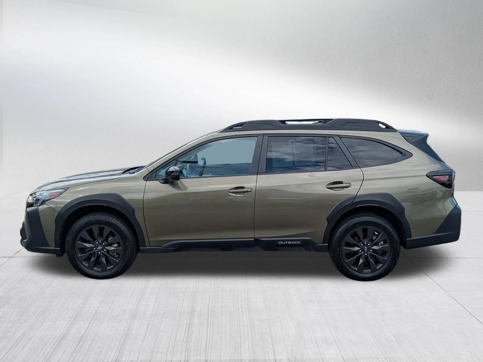 Used 2025 Autumn Green Metallic Subaru Onyx Edition image 4
