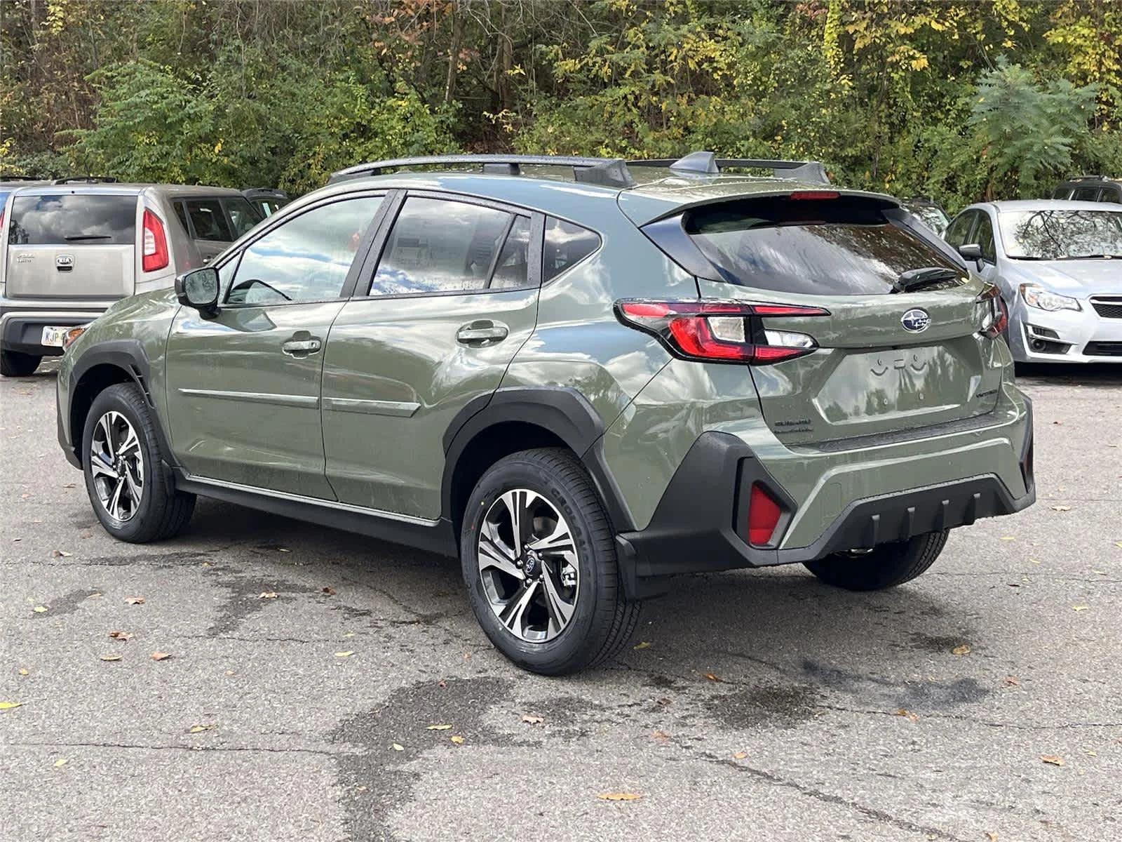 Used 2026 Alpine Green Subaru Premium image 3