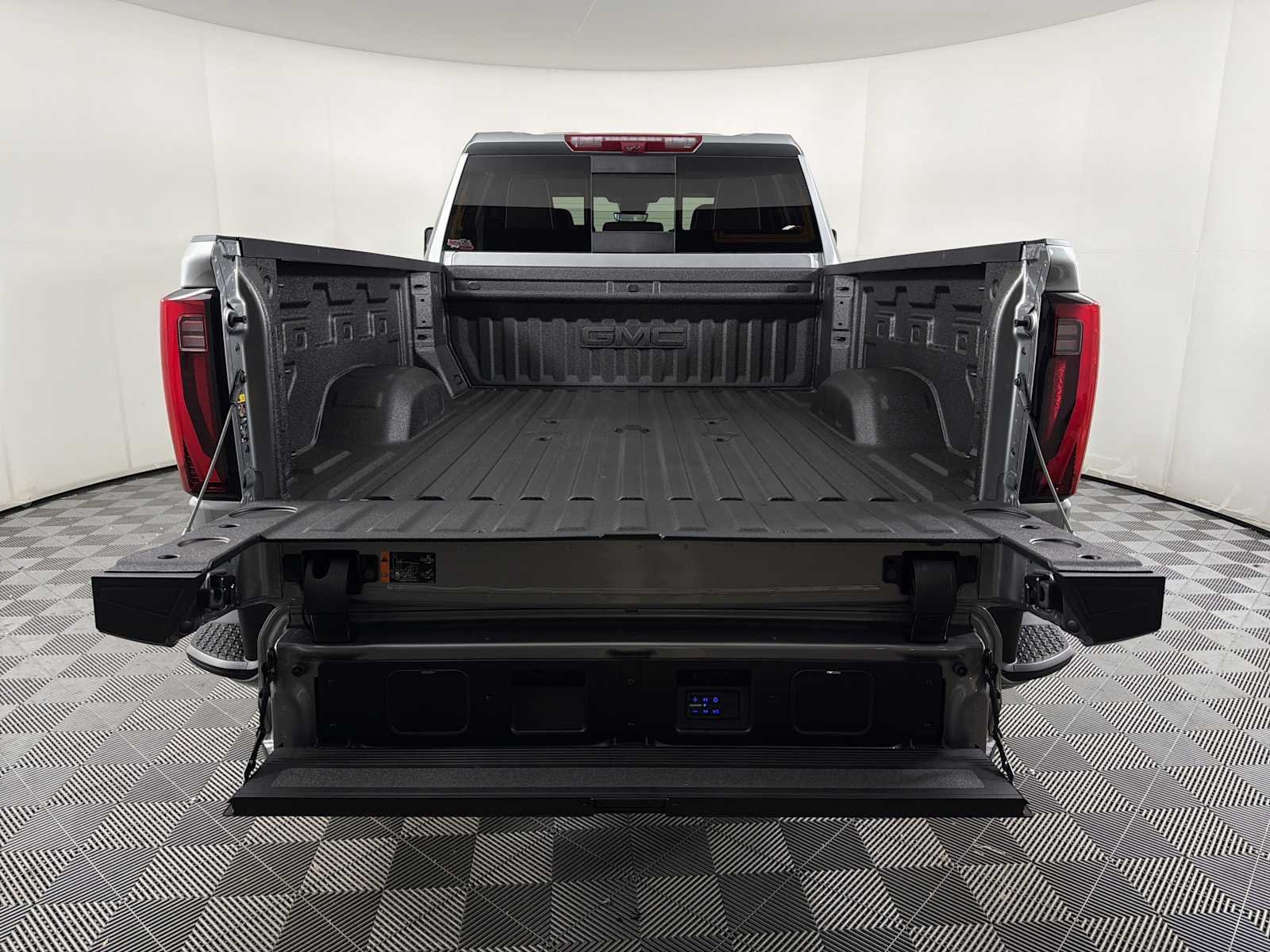 2026 GMC Sierra 2500HD Denali Ultimate - Photo 17