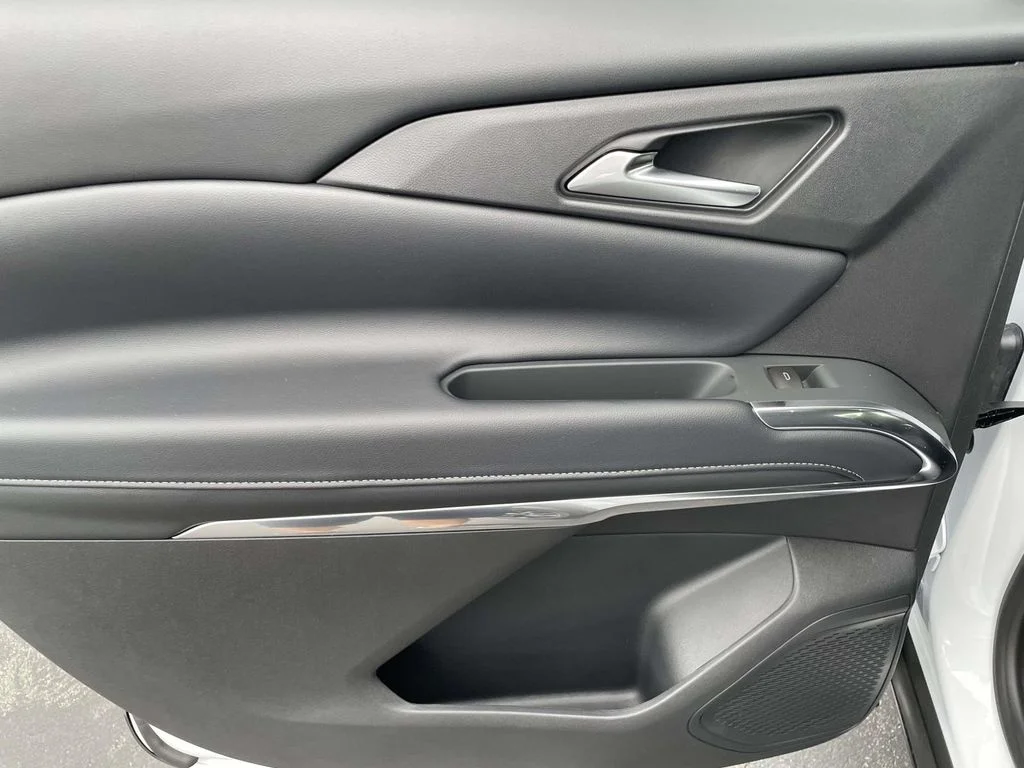 2026 Chevrolet Traverse LT - Photo 15