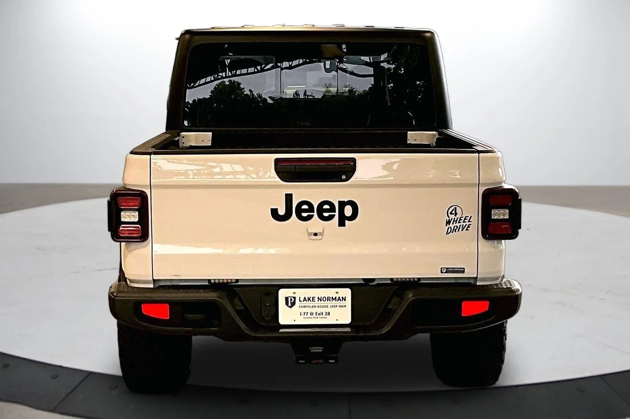 Used 2024 White Jeep Willys image 8