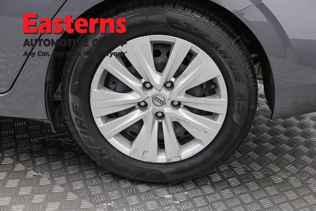 Used 2024 Gray Nissan S image 32