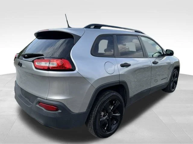Used 2017 Silver Jeep Sport image 9