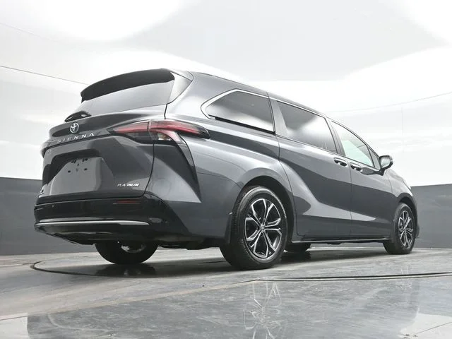 2025 Toyota Sienna Platinum - Photo 26
