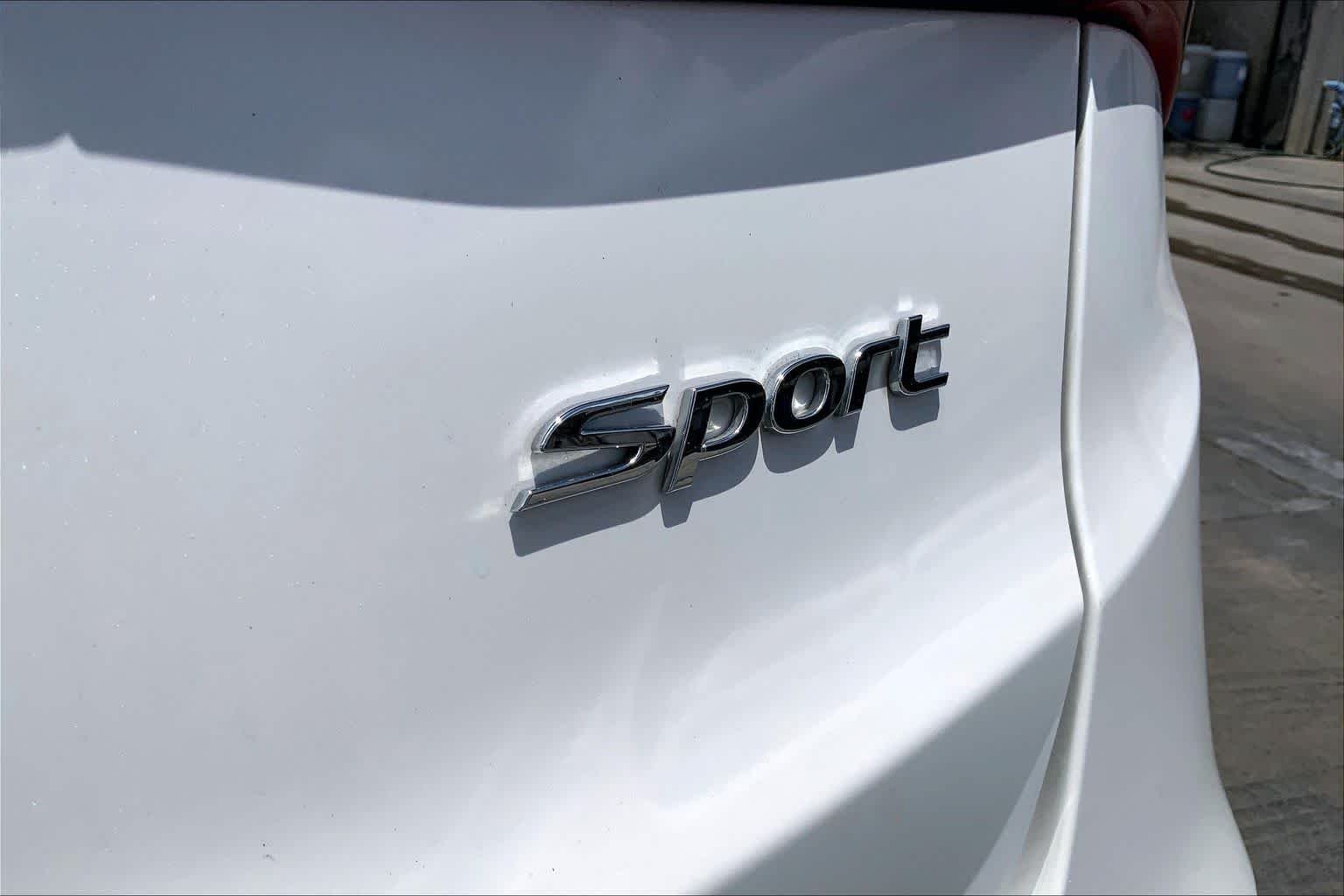 Used 2017 Frost White Pearl Hyundai 2.4L image 10