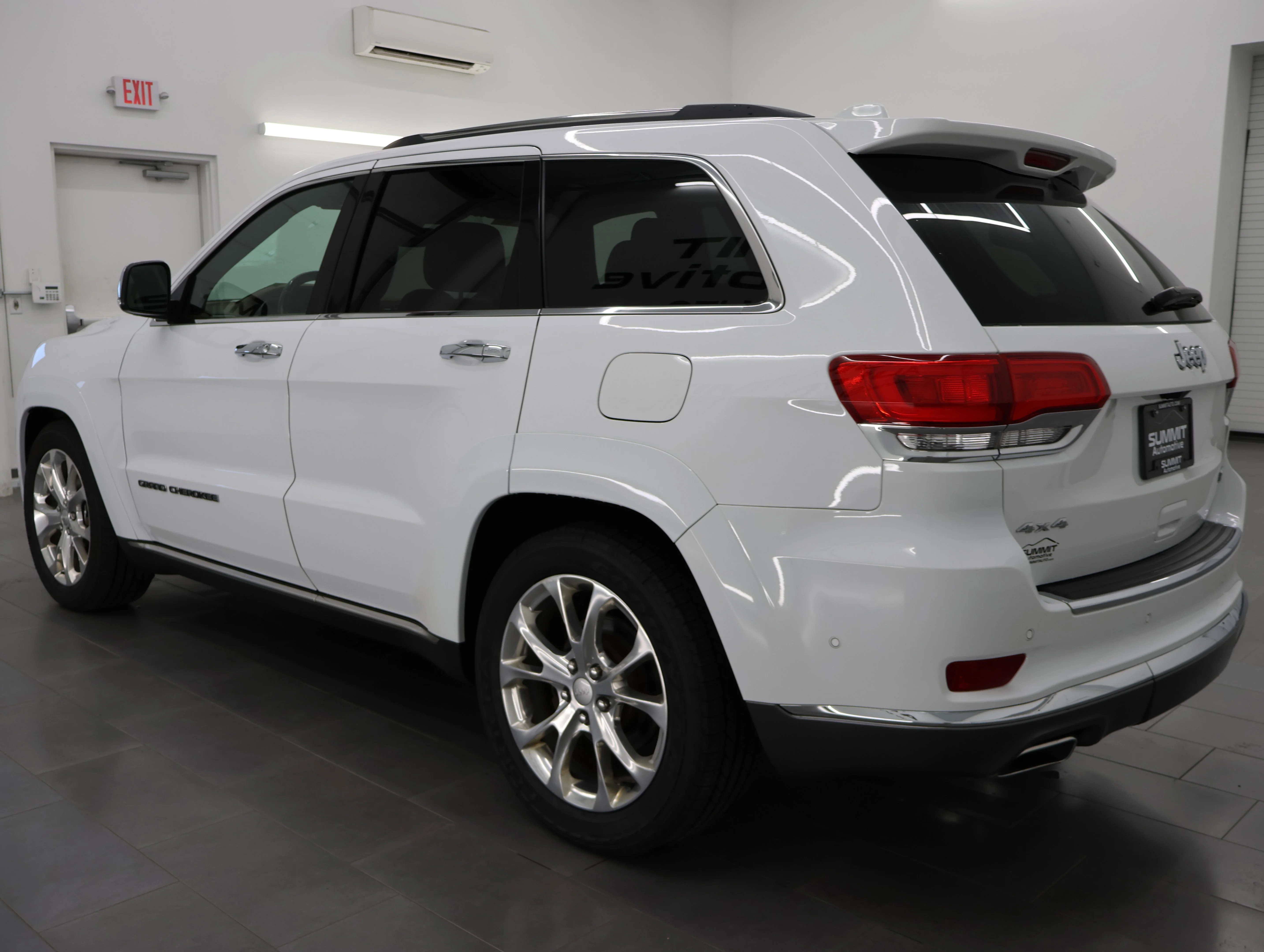 Used 2020 Bright White Clearcoat Jeep Summit image 6