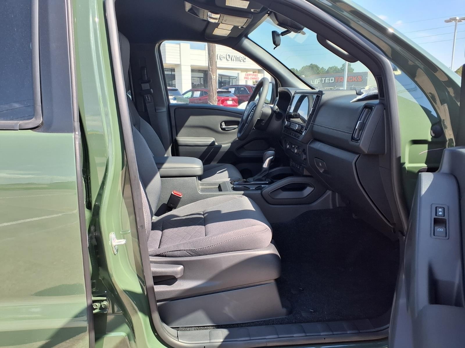2026 Nissan Frontier Crew Cab SV - 8