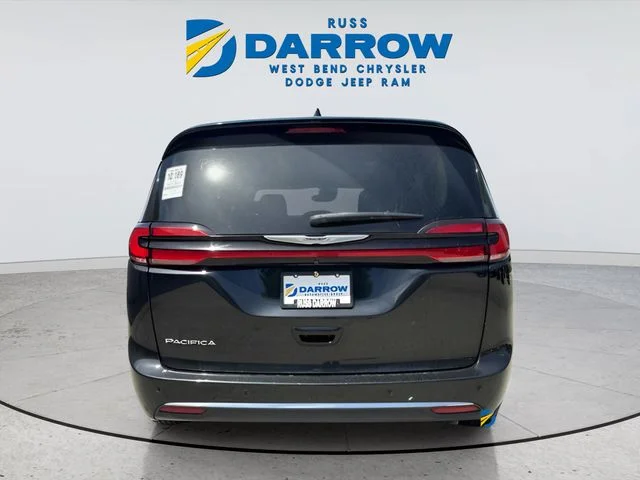 Used 2023 Black Chrysler Touring L image 4