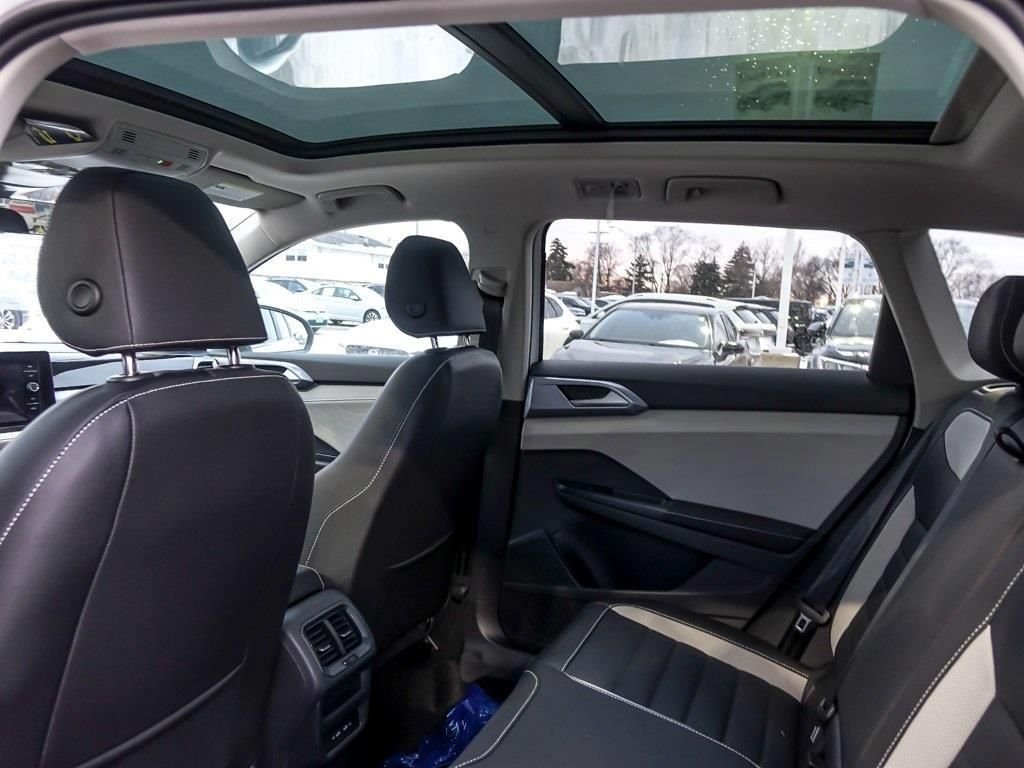 New 2026 Pure White Volkswagen 1.5T SEL image 13