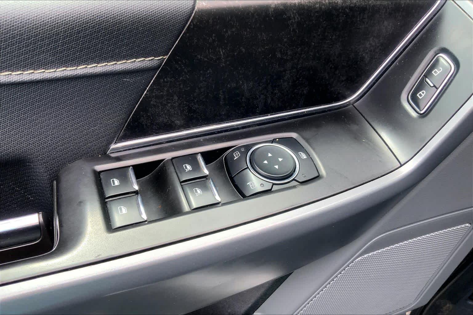 Used 2023 Oxford White Ford XLT image 36