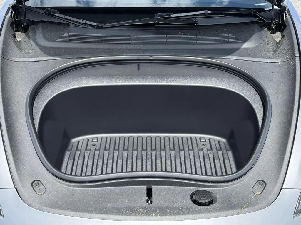 Used 2025  Tesla Performance image 13