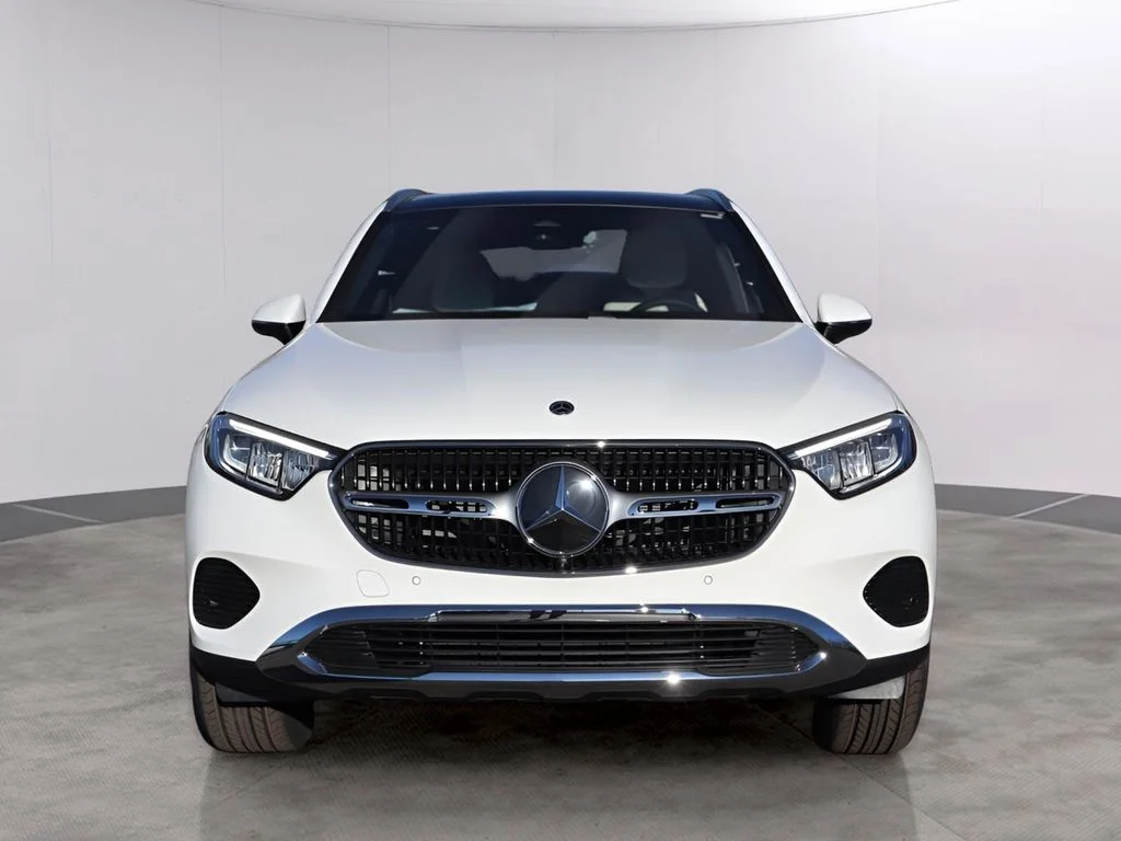Used 2026 Polar White Mercedes-Benz GLC 300 image 2