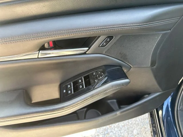 Used 2019 Crystal Blue Mazda Select image 18