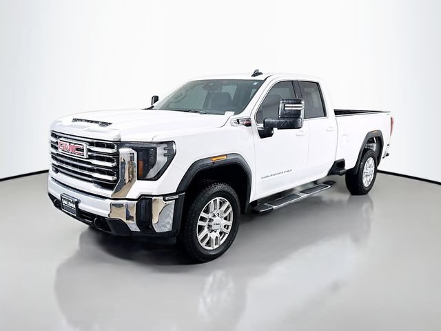 Used 2024 Summit White GMC SLE image 3