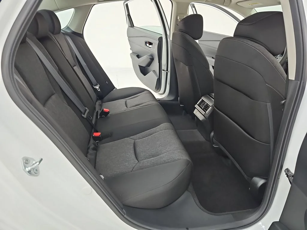 New 2026 Platinum White Pearl Honda SE image 13