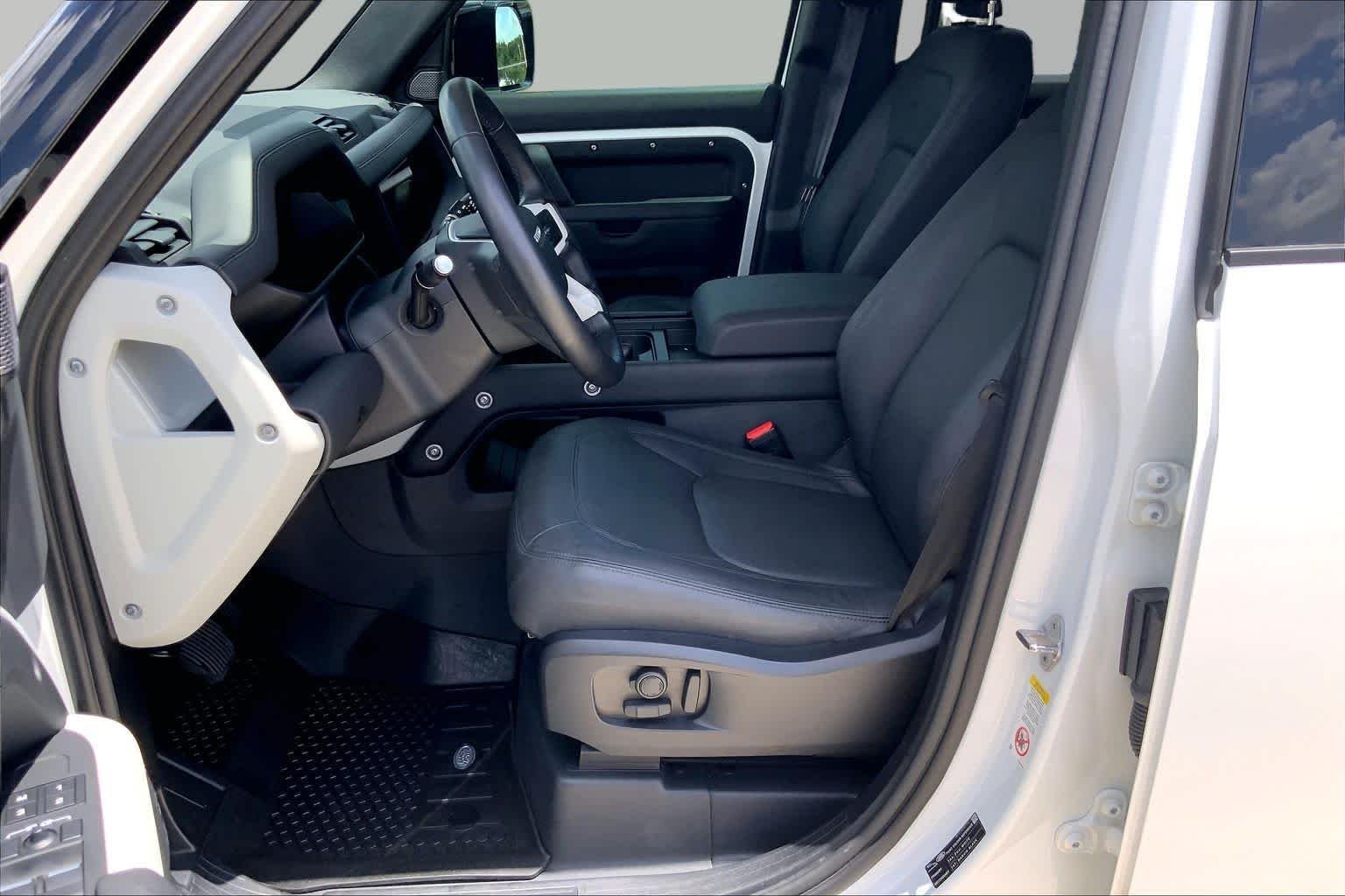 Used 2024 Fuji White Land Rover S image 8