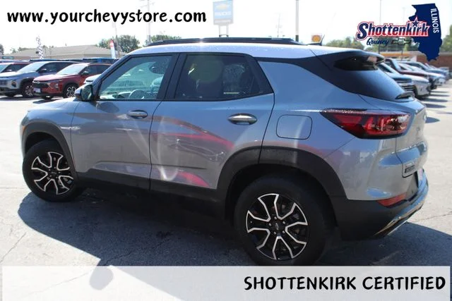 Used 2025 Gray Chevrolet ACTIV image 3