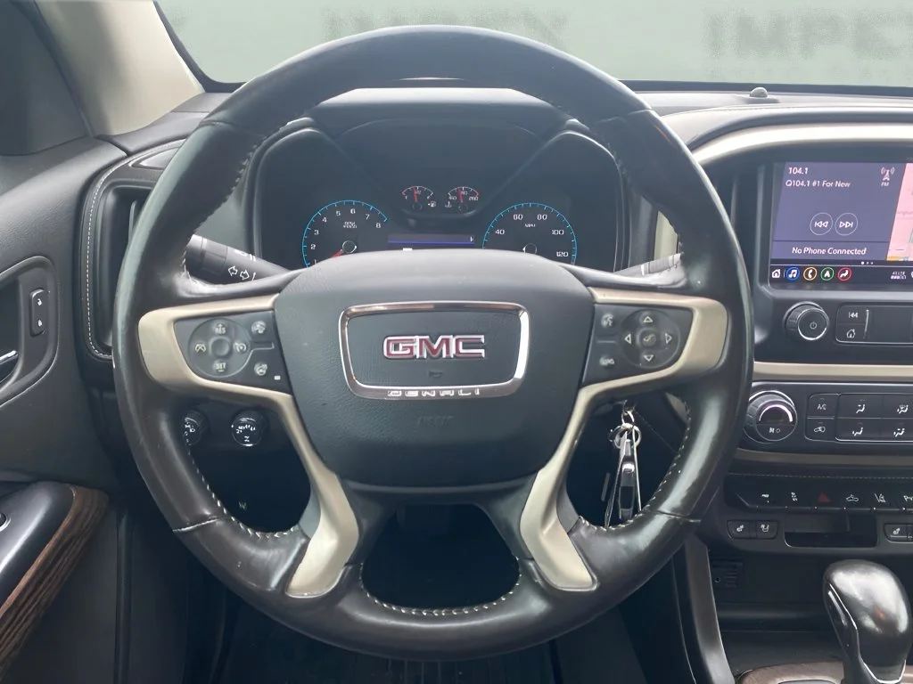 Used 2022 White GMC Denali image 11