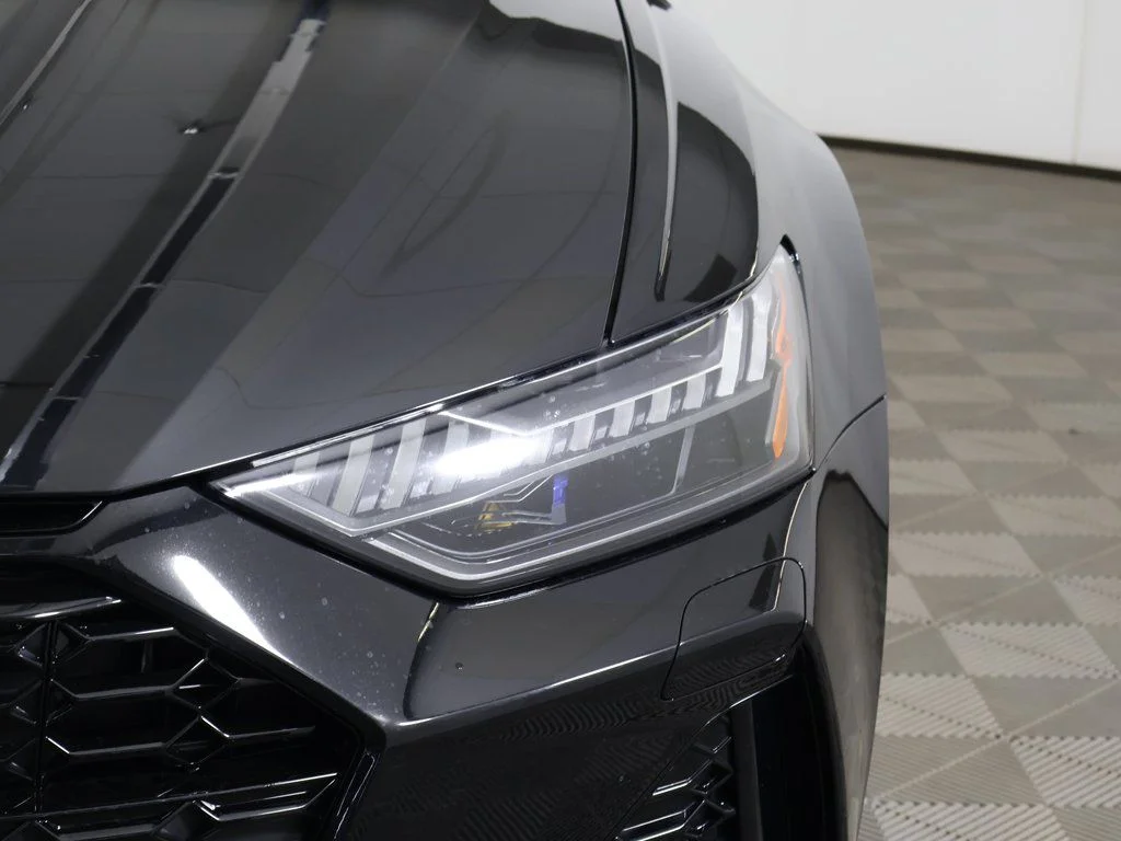 Used 2025 Mythos Black Metallic Audi 4.0T image 16
