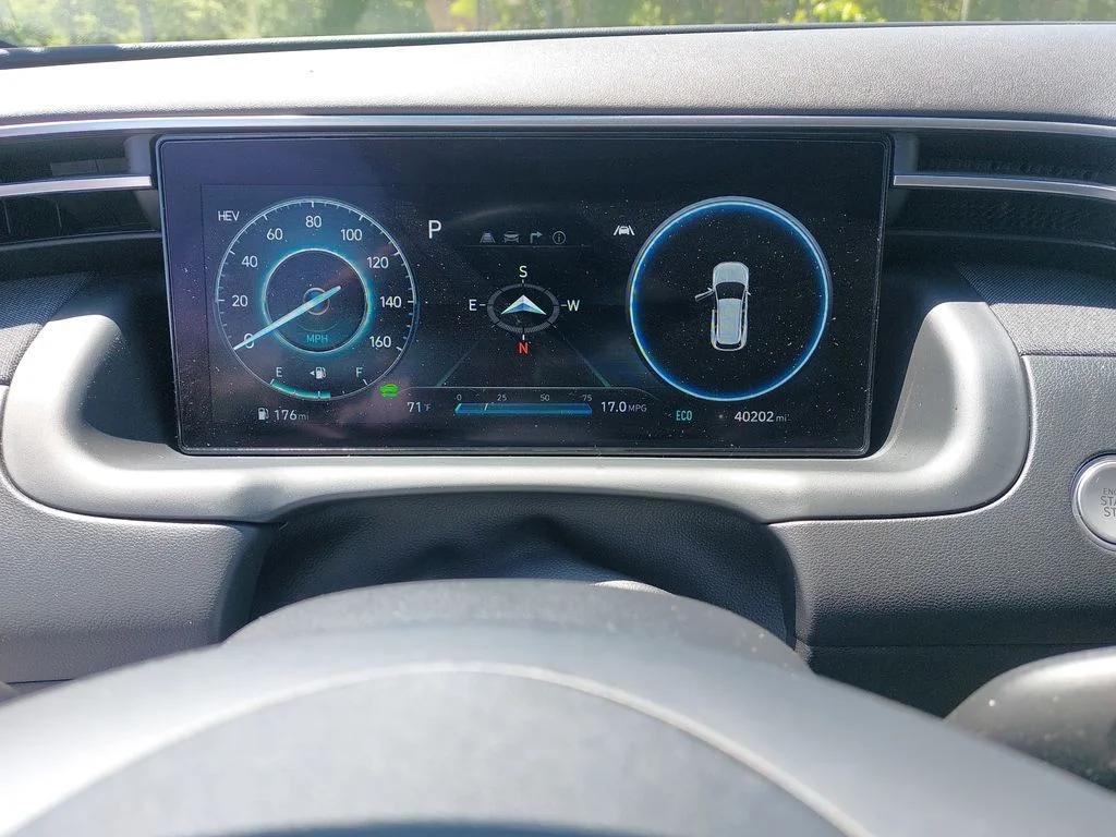 Used 2022 White Hyundai Limited image 19