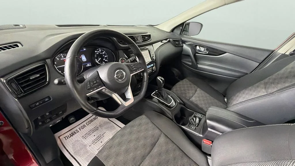 Used 2022 Red Nissan SV AWD Xtronic CVT image 18