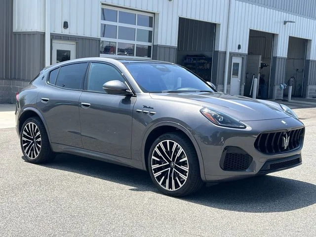 Used 2023  Maserati Modena image 15