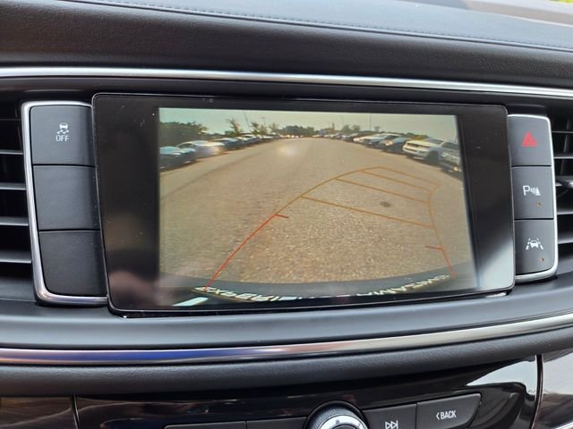 Used 2018  Buick Premium Group image 24