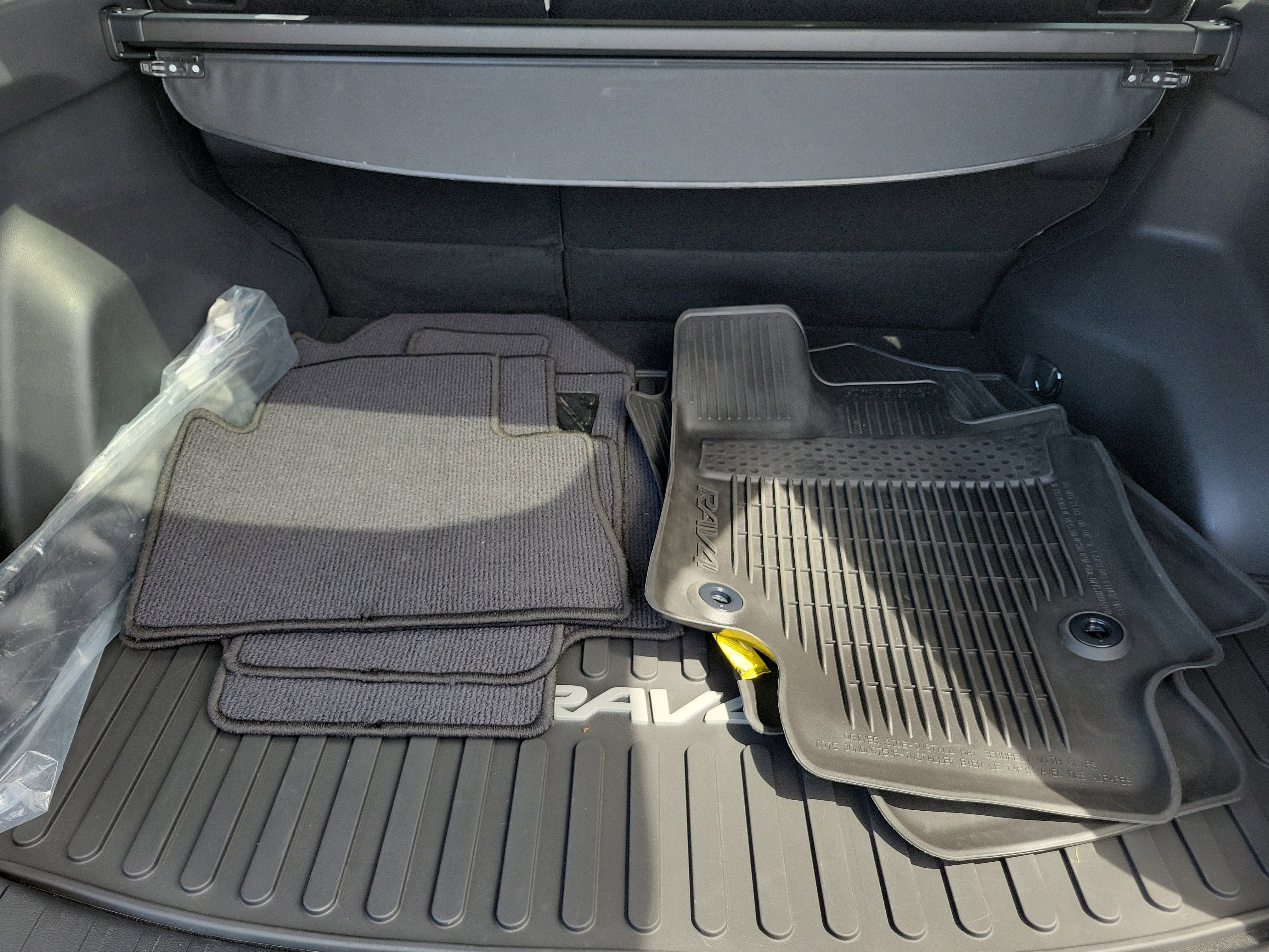 Used 2025 Ice Toyota XLE image 10