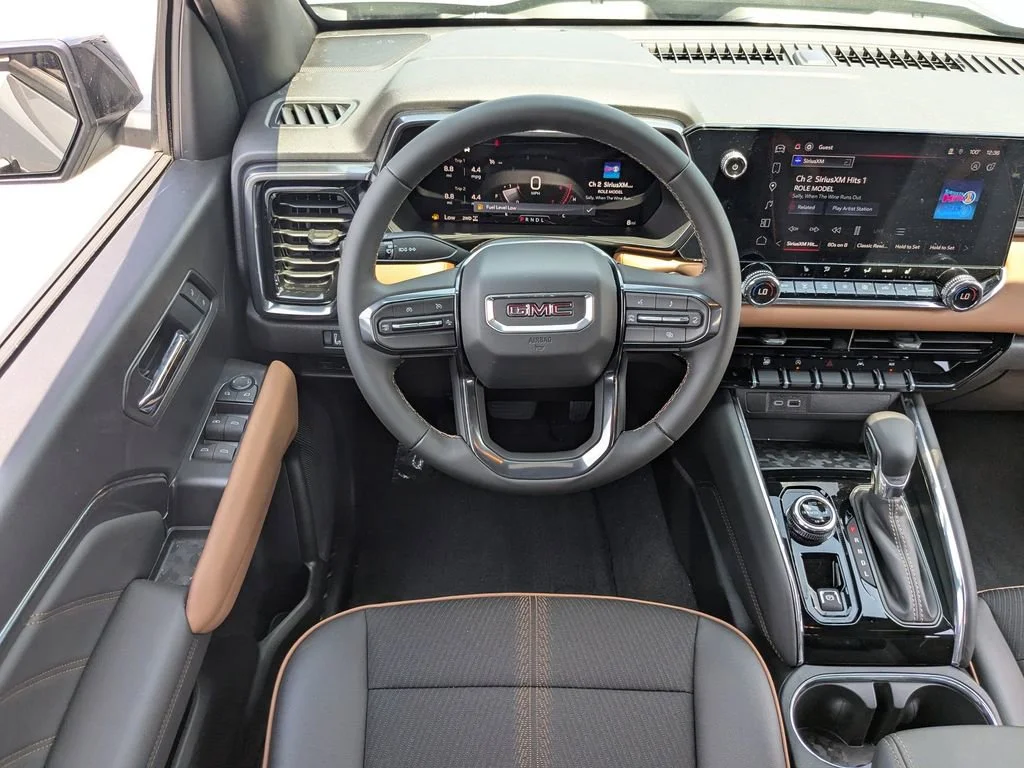 2025 GMC Canyon AT4 - Photo 15
